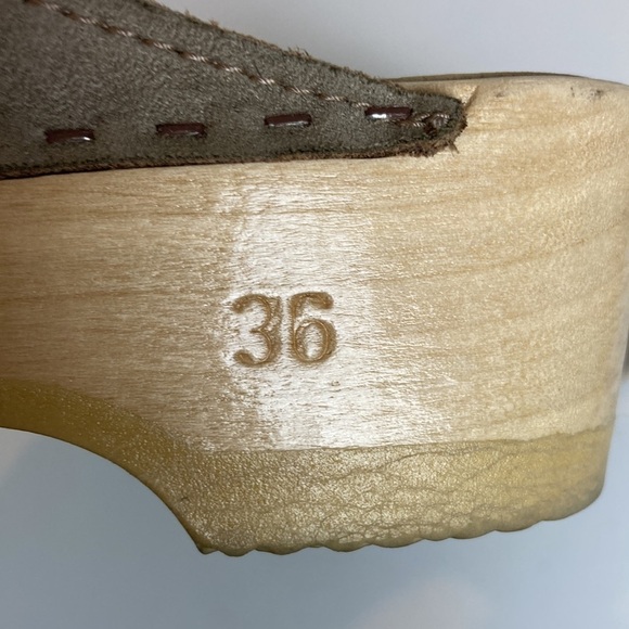 Sven Leaf Punch Spray Clogs in Beige Tan Sz 36 5 5.5 scandi granola girl hippie - Picture 10 of 16